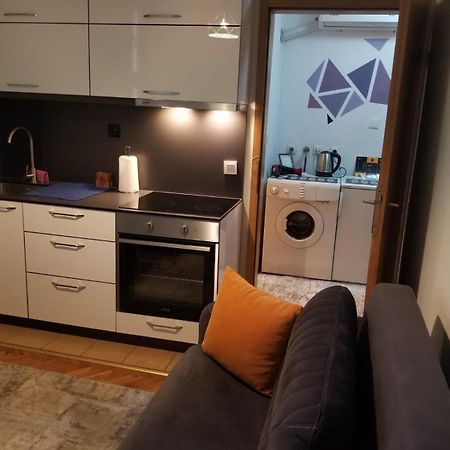 Cozy&Comfy Apartment In The Center Of Prishtina プリシュティナ エクステリア 写真