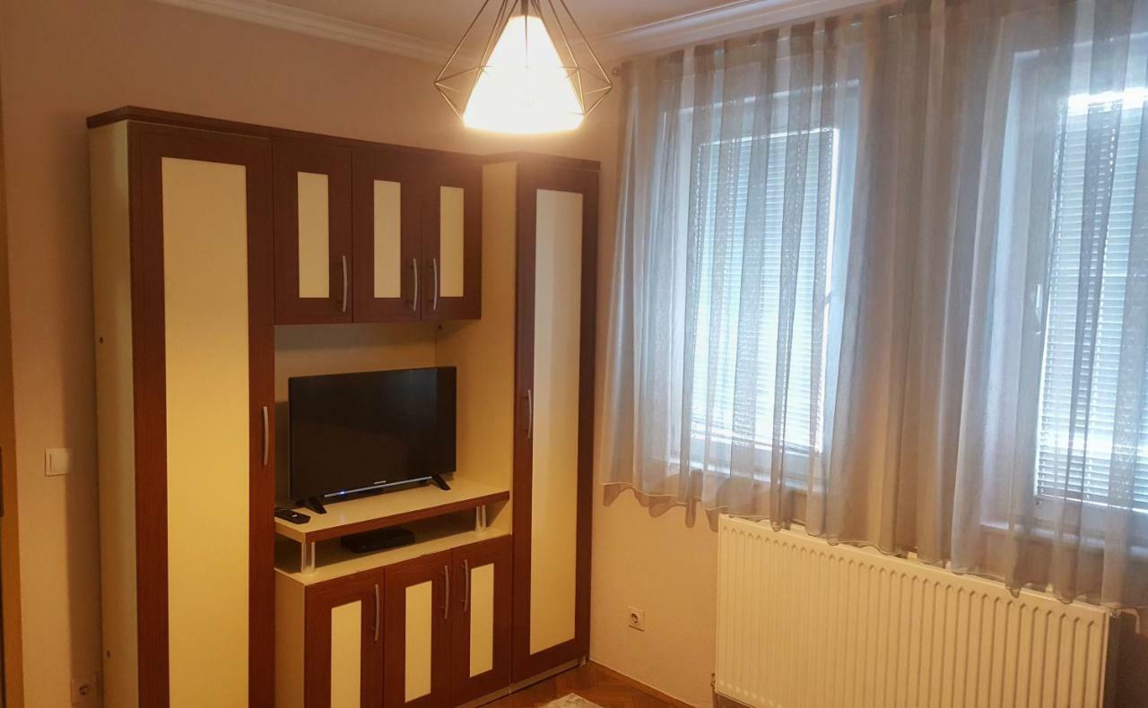 Cozy&Comfy Apartment In The Center Of Prishtina プリシュティナ エクステリア 写真